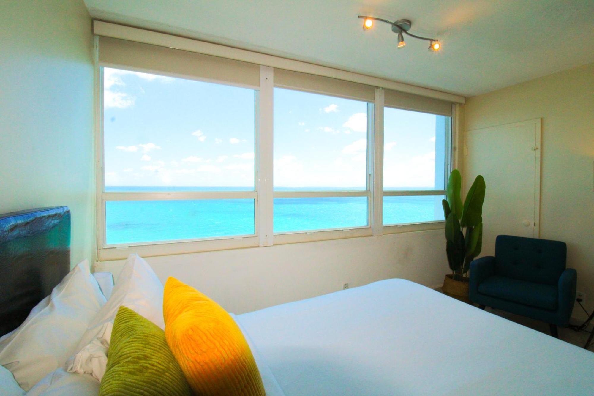 Castle 1733 Ocean View With Direct Access, Pool, Tennis & Free Parking Hébergement de vacances *