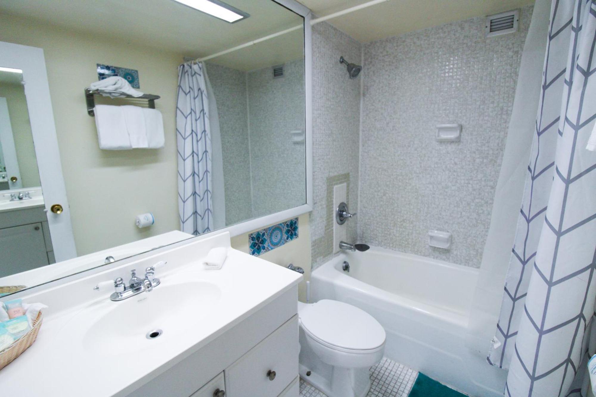 Hébergement de vacances Castle 1733 Ocean View With Direct Access, Pool, Tennis & Free Parking *